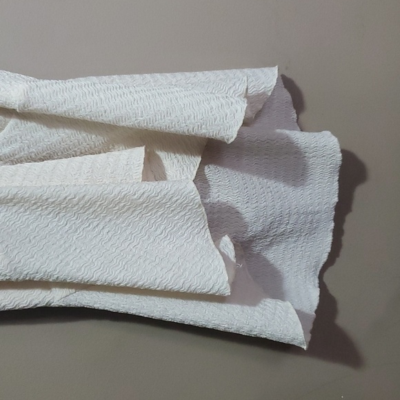 Cream halter style top size large - Picture 3 of 4